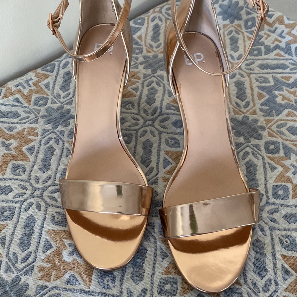 BP. ROSE GOLD HEELS - Picture 2 of 14